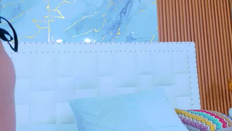 Sandy  online show from November 30, 1:37 pm