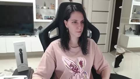 Irwi Tomboy online show from December 14, 11:12 pm