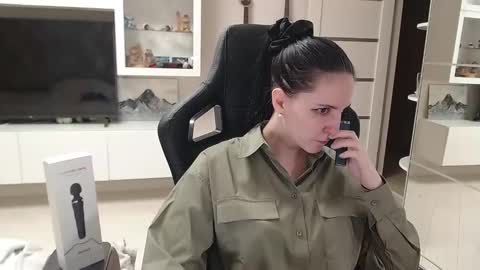 Irwi Tomboy online show from March 4, 12:29 am