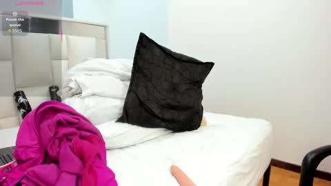 Mommy Isa online show from November 4, 2:22 pm