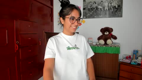 Isabella22 1 online show from December 3, 3:44 pm