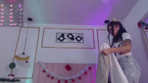 Isa Online 11pm to 5am Colombia time online show from December 14, 11:10 pm