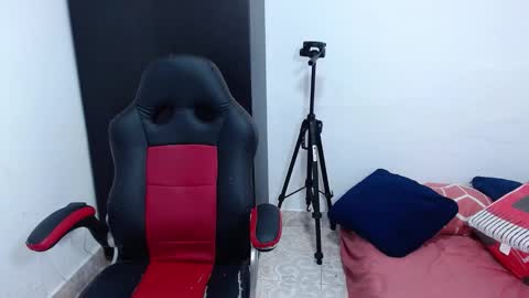Snapshot of isabella_hots chatting on January 11, 11:56 am  estefania online show from January 11, 11:56 am