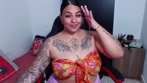 Snapshot of isabella_hots chatting on January 14, 1:06 pm  estefania online show from January 14, 1:06 pm