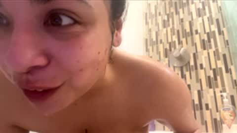 isabellaelizabeth online show from February 13, 7:04 pm