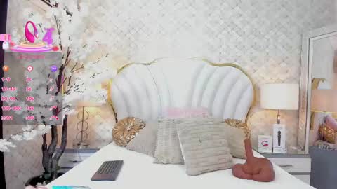 Isabella  online show from October 13, 1:36 pm