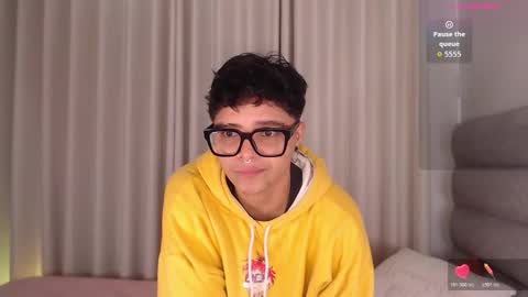 Isabella Mout  online show from February 16, 3:34 pm