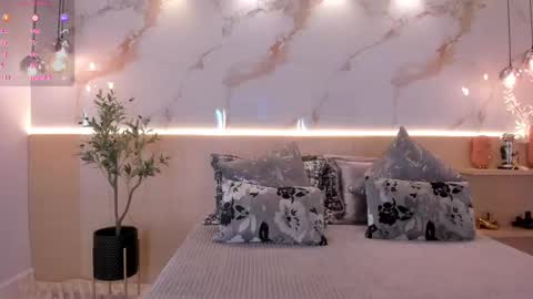    online show from September 18, 11:53 am