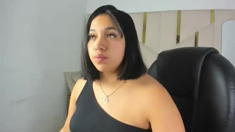 isabellrodriguez18 online show from December 2, 2:24 am
