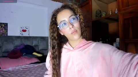 Snapshot of isangel_ chatting on October 22, 3:00 am Isabela online show from October 22, 3:00 am