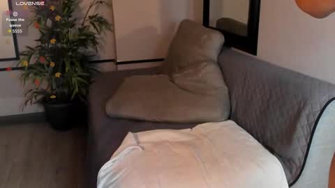 I S A  S AN D E R S  online show from September 20, 10:19 pm