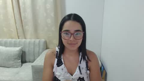 Emma online show from February 8, 2:59 am