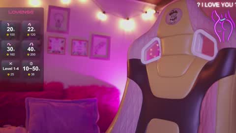 ISSA  online show from February 13, 11:06 pm