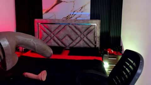 Issafoxx online show from September 11, 1:55 pm