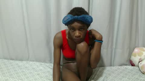 Laynne online show from October 26, 2:51 am