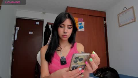 itsmroom online show from October 6, 4:45 pm