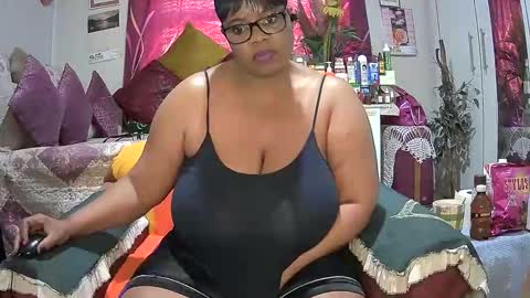 itumeleng74 online show from September 21, 8:02 am