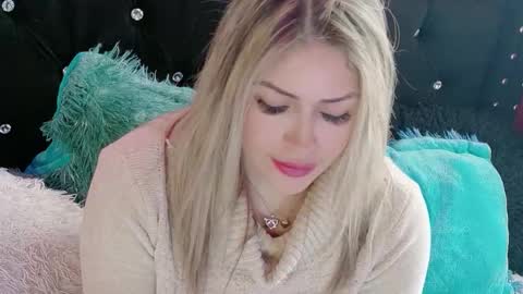 Diana Rojas  online show from December 15, 5:51 pm