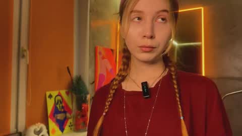 izi online show from October 6, 5:07 pm