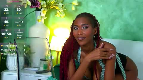 Snapshot of izzie_sugar chatting on October 11, 7:27 pm Sugar Babe online show from October 11, 7:27 pm