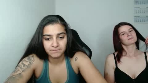 Snapshot of izzyflame18 chatting on October 14, 12:52 pm Shygirl online show from October 14, 12:52 pm