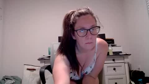 izzynoela online show from September 10, 2:44 am