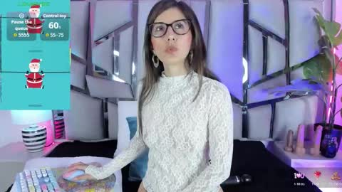 jade white  online show from December 1, 1:25 pm