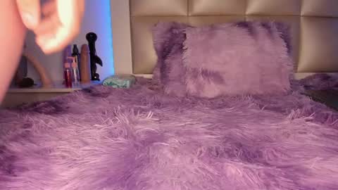 jadeestudios online show from September 24, 6:12 am