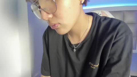 jadeestudios online show from January 9, 4:17 am