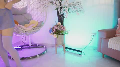 Jade Summer online show from September 16, 11:40 am