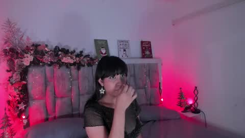 Jade online show from December 14, 6:35 pm