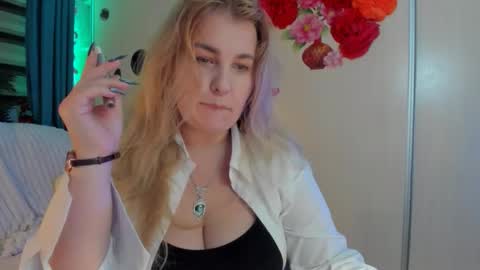Snapshot of jansylines chatting on October 22, 11:32 pm JansyLines online show from October 22, 11:32 pm