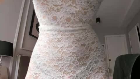 Amelle online show from October 25, 11:00 pm