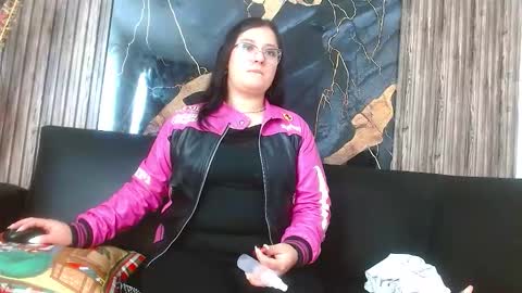 jasmine609087 online show from January 17, 1:18 pm