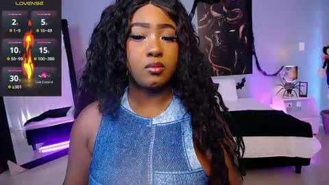 Instagram jasminecampbell1  online show from November 1, 8:13 pm