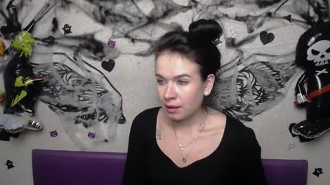 JasmineKouch online show from October 31, 6:56 pm