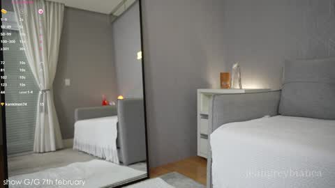 Bianca online show from February 4, 7:55 pm