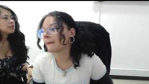 jenn online show from September 10, 4:40 pm