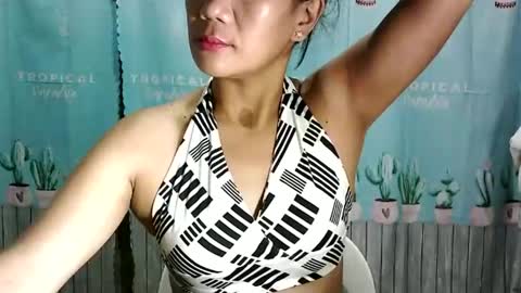 jenndee online show from October 21, 8:13 pm