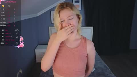 Snapshot of jennifer_mathis chatting on October 15, 3:14 pm jennifer_mathis online show from October 15, 3:14 pm