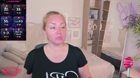 Jennifer online show from October 22, 8:03 pm