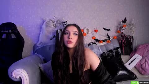 Jenny Ferguson online show from October 28, 6:13 pm