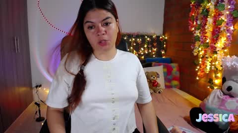 Snapshot of jesiica_bunny chatting on December 16, 7:32 pm Jessi online show from December 16, 7:32 pm