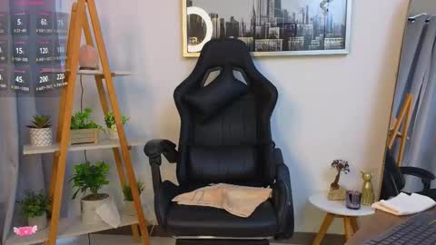 bella  adams online show from November 14, 1:55 pm