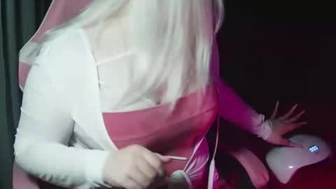 Snapshot of jessiangels chatting on October 28, 5:30 pm jessiangels online show from October 28, 5:30 pm