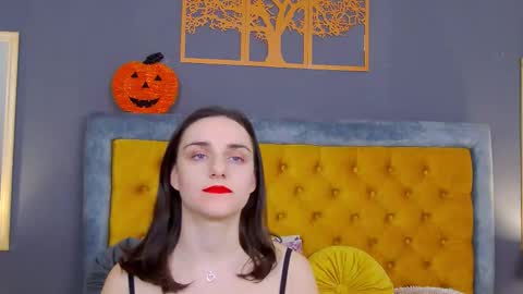 Jessica White online show from November 14, 6:02 am