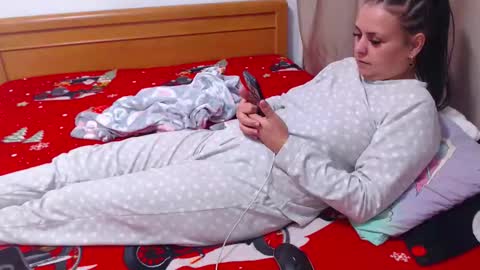 jessiestar3 online show from October 18, 1:30 am