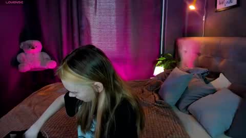 Jessie online show from September 25, 8:24 am