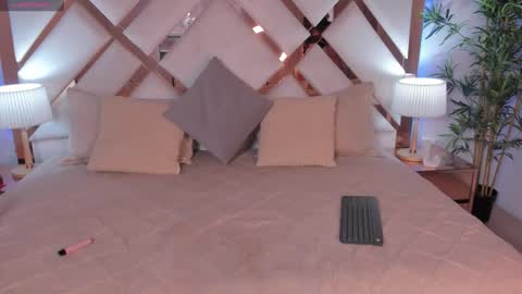 JESSICA STONNE online show from February 22, 10:43 pm