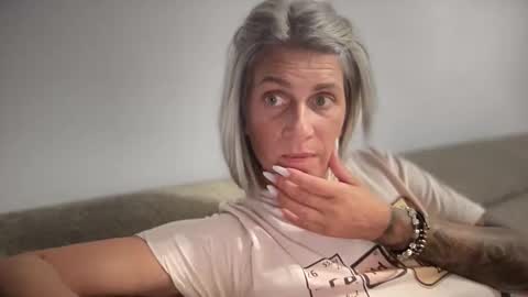 Jessye online show from September 25, 5:11 pm